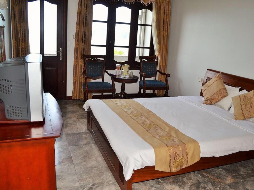 Hoa Binh Ha Long Hotel Exterior photo